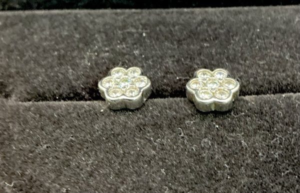 Sterling silver flower earrings with CZ stones - Image 5