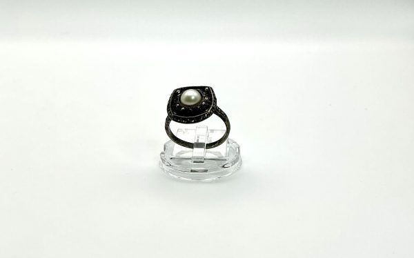 Vintage Sterling Silver, Pearl & Marcasite Ring – Size O – 6.1g - Image 2