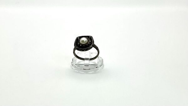 Vintage Sterling Silver, Pearl & Marcasite Ring – Size O – 6.1g - Image 4