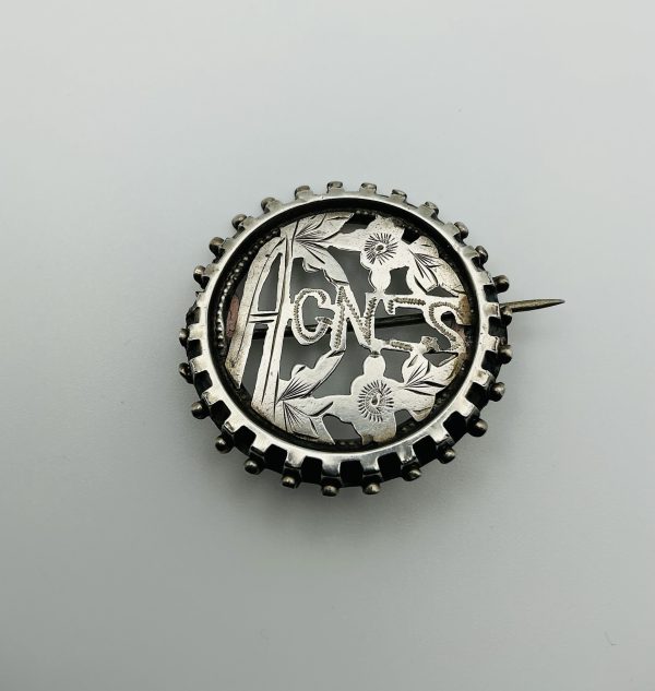 Antique-Style Engraved Sterling Silver Floral Brooch – Round Milgrain Frame - Image 3