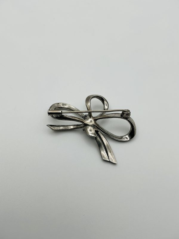 Vintage Marcasite Bow Brooch in Sterling Silver - Image 4