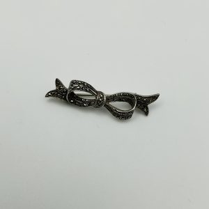 Slim Sterling Silver & Marcasite Bow Brooch – 5.6g Vintage-Inspired Design