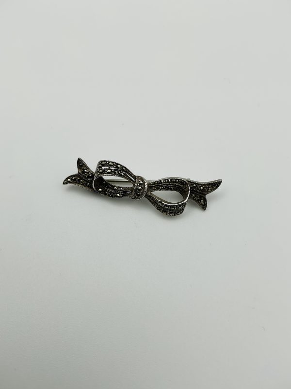 Slim Sterling Silver & Marcasite Bow Brooch – 5.6g Vintage-Inspired Design