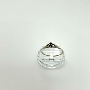 Dainty Sterling Silver Ring with Dark Accent Stone – Size O, 0.5g