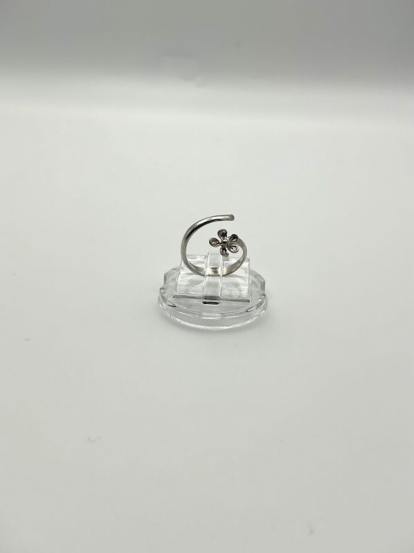 Sterling Silver Wrap-Around Daisy Ring – Size E, 1.1g - Image 4