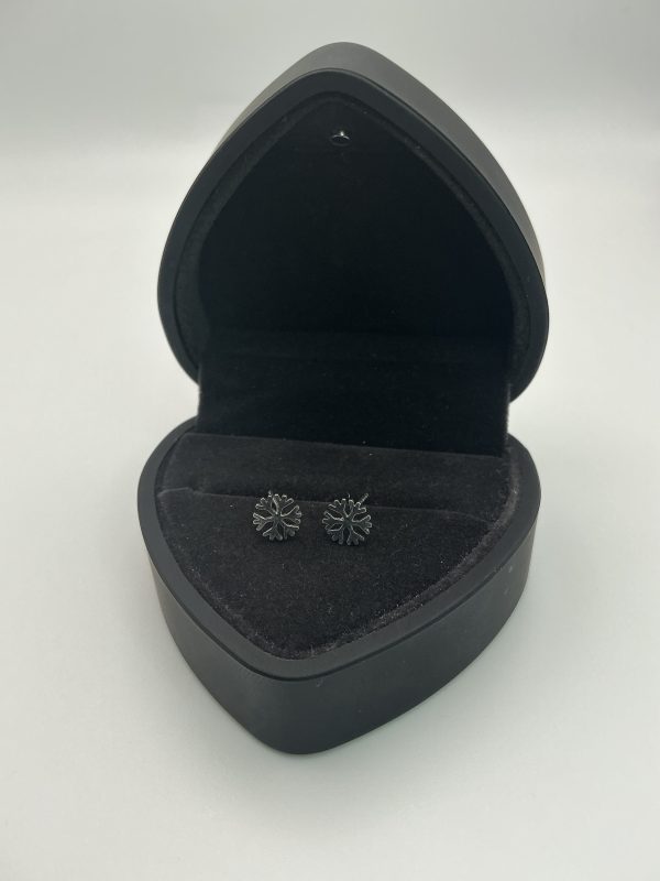 Sterling Silver Snowflake Stud Earrings – 0.9g - Image 3