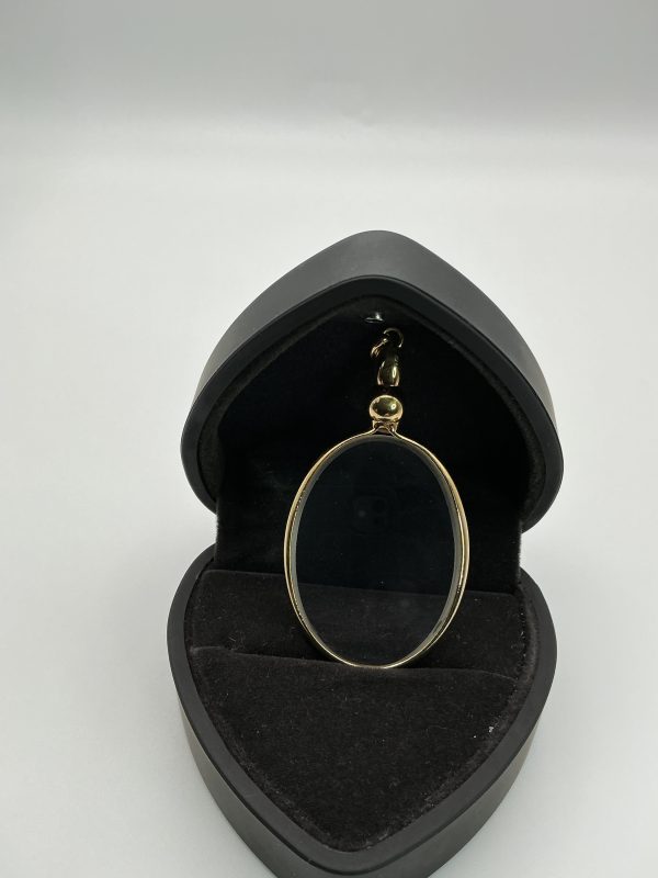 Vintage Gold-Tone Magnifying Glass Pendant – Oval Lens Design - Image 4