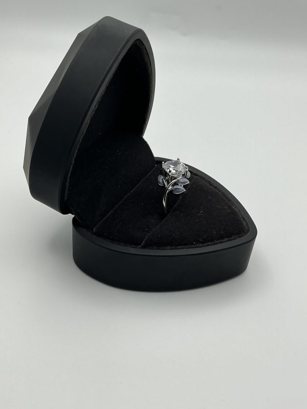 Sterling Silver Diamonique Leaf Motif Ring – Size O, 4.4g - Image 3