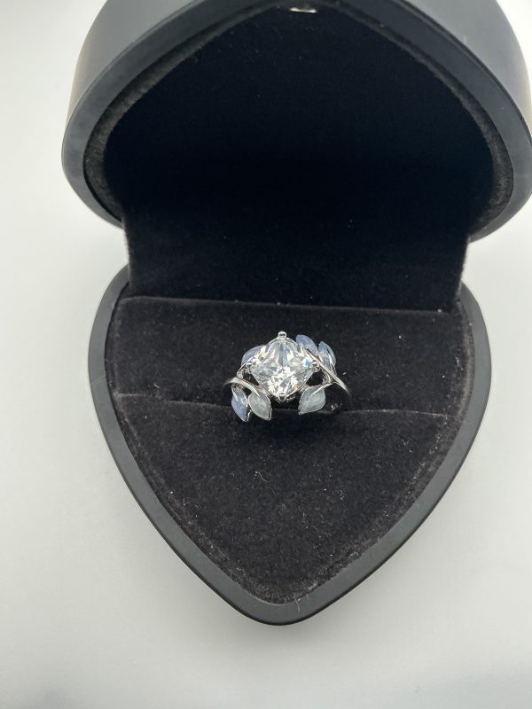 Sterling Silver Diamonique Leaf Motif Ring – Size O, 4.4g - Image 5