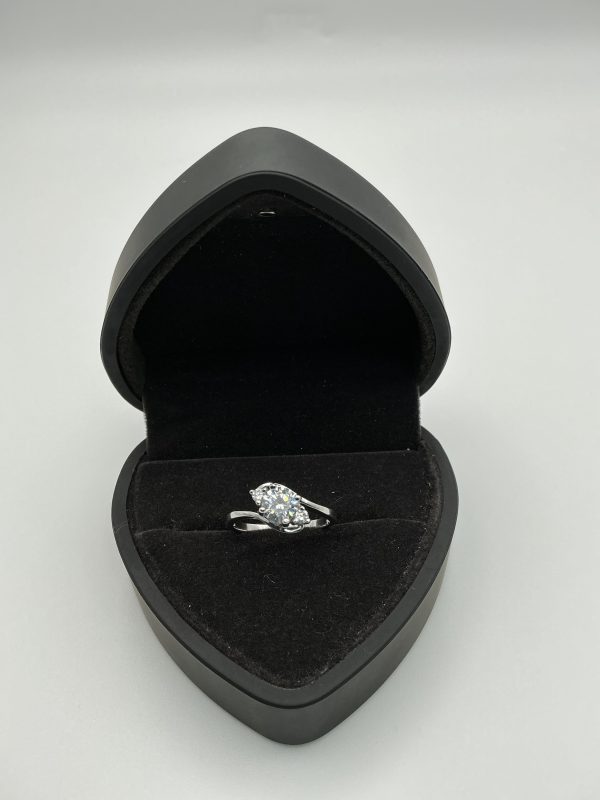 Sterling Silver Diamonique Round-Cut Trilogy Ring – Size O, 2.8g - Image 7
