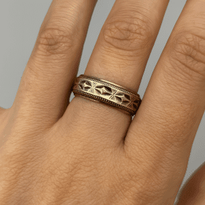 Vintage 9ct Yellow Gold Star Engraved Wedding Band Ring – Hallmarked – Size T – 3.5g