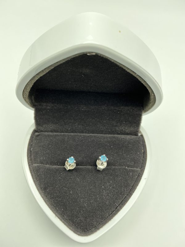 Vivid Blue Spinel Stud Earrings in Solid Platinum – Elegant Solitaire Studs, 1g - Image 5