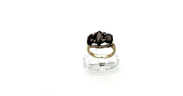 9ct Yellow Gold Garnet Trilogy Ring – Size L, 4g, Full UK Hallmarks - Image 2