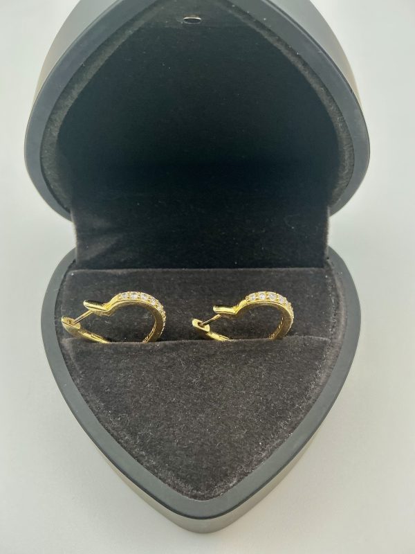 Gold-Plated 925 Sterling Silver CZ Hoop Earrings – Leverback, Heart Shape – 3.6g - Image 7