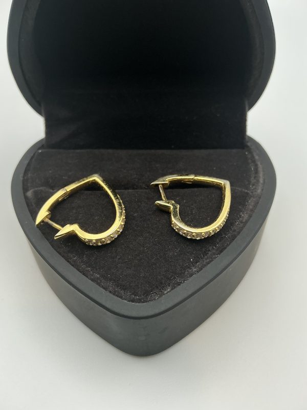 Gold-Plated 925 Sterling Silver CZ Hoop Earrings – Leverback, Heart Shape – 3.6g - Image 3