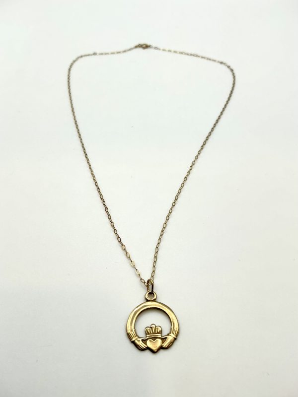Hallmarked 9K Yellow Gold Claddagh Pendant Necklace – 14.5” Chain, 1.1g - Image 3