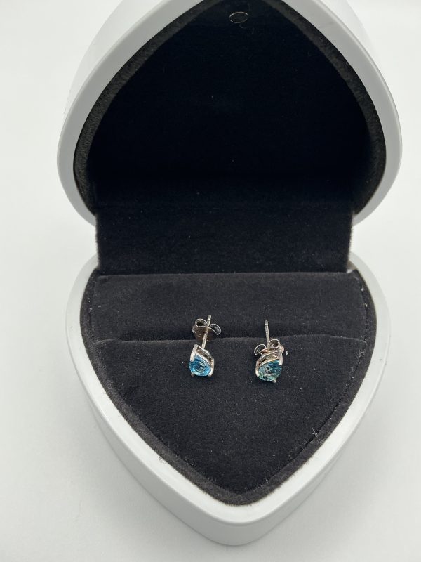 Delicate 925 Sterling Silver Blue Spinel Stud Earrings – 0.5g - Image 6