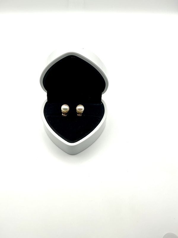 18K Yellow Gold Cultured Pearl Stud Earrings – Classic Timeless Elegance, 3g - Image 4