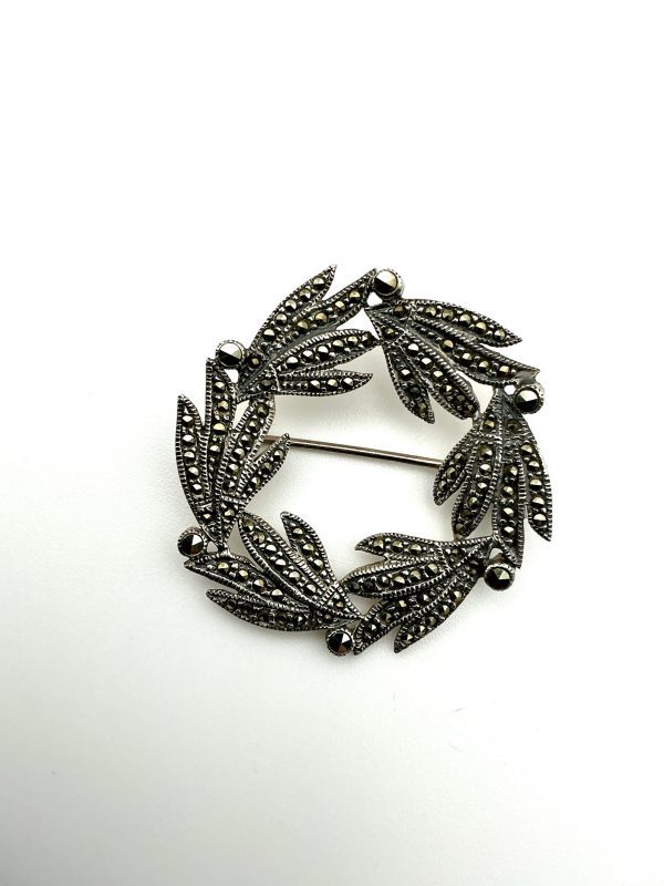 Vintage Sterling Silver Marcasite Leaf Wreath Brooch – 5g Elegant Design - Image 3