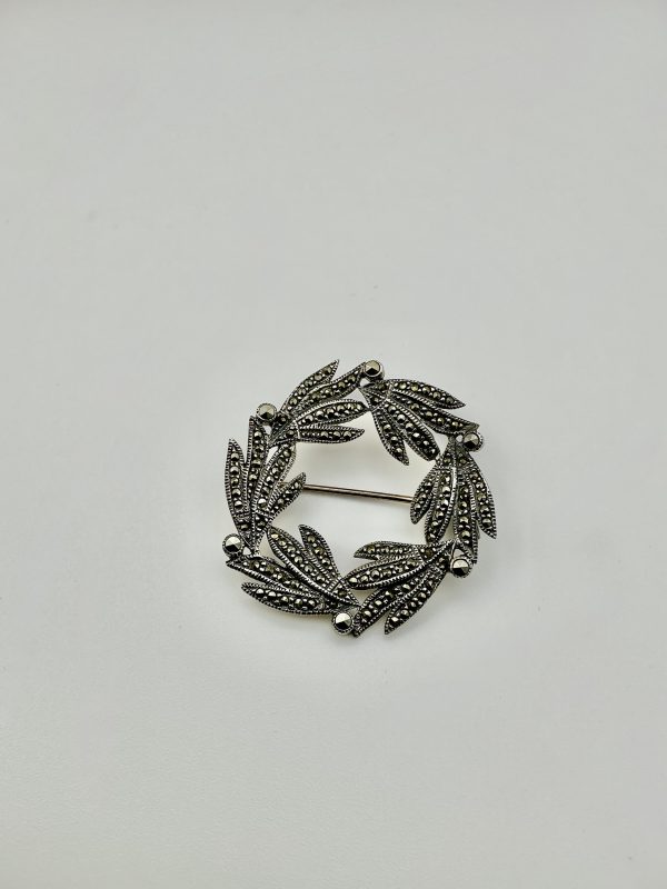 Vintage Sterling Silver Marcasite Leaf Wreath Brooch – 5g Elegant Design - Image 4