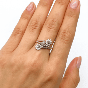 Sterling Silver Daisy Diamond Ring – Size L/M – Delicate Floral Design with Small Diamonds – 2.2g