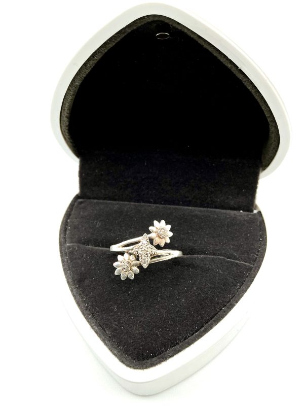 Sterling Silver Daisy Diamond Ring – Size L/M – Delicate Floral Design with Small Diamonds – 2.2g - Image 6