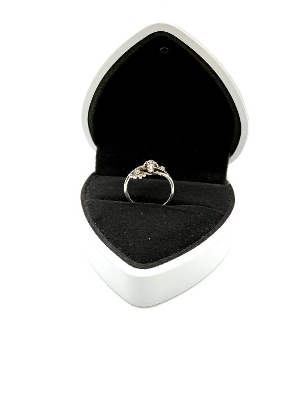 Sterling Silver Daisy Diamond Ring – Size L/M – Delicate Floral Design with Small Diamonds – 2.2g - Image 4