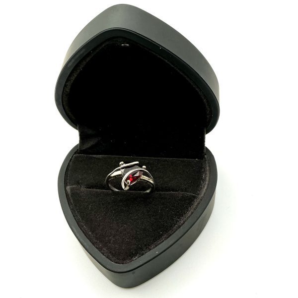 Elegant Sterling Silver Garnet Ring – Size O, 925 SCS, 2.6g – Vintage Swirl Design - Image 10