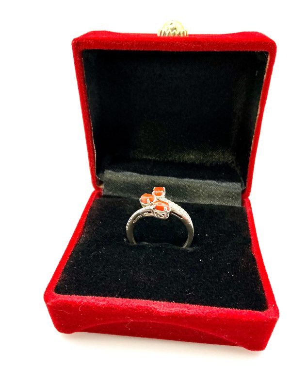 Sterling Silver Triple Red Glass Cabochon Ring – Size O, 2.3g | Vintage Style Split Band - Image 7