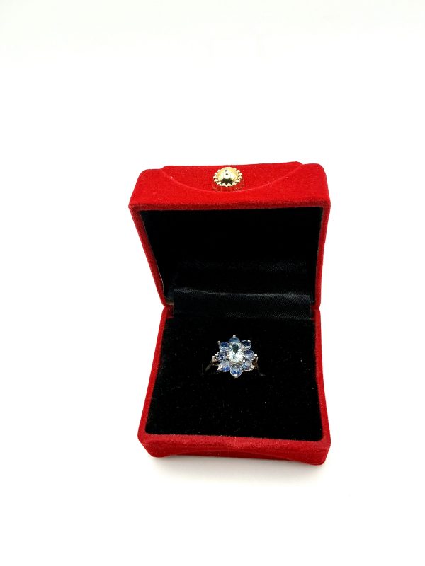 9K Gold Goshenite & Blue Topaz Cluster Ring – Fully Hallmarked, Size P/Q, 2.2g - Image 3