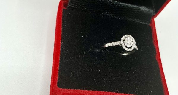 Elegant 375 White Gold Diamond Cluster Ring – 0.22ct, Size M - Image 7