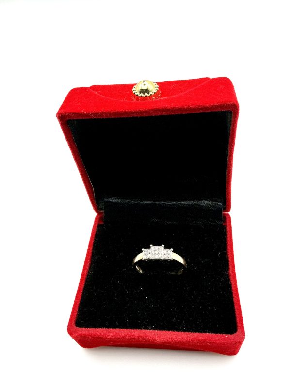Three-Panel Diamond Ring in 9ct Yellow & White Gold – 0.10ct Cluster Elegance - Image 11