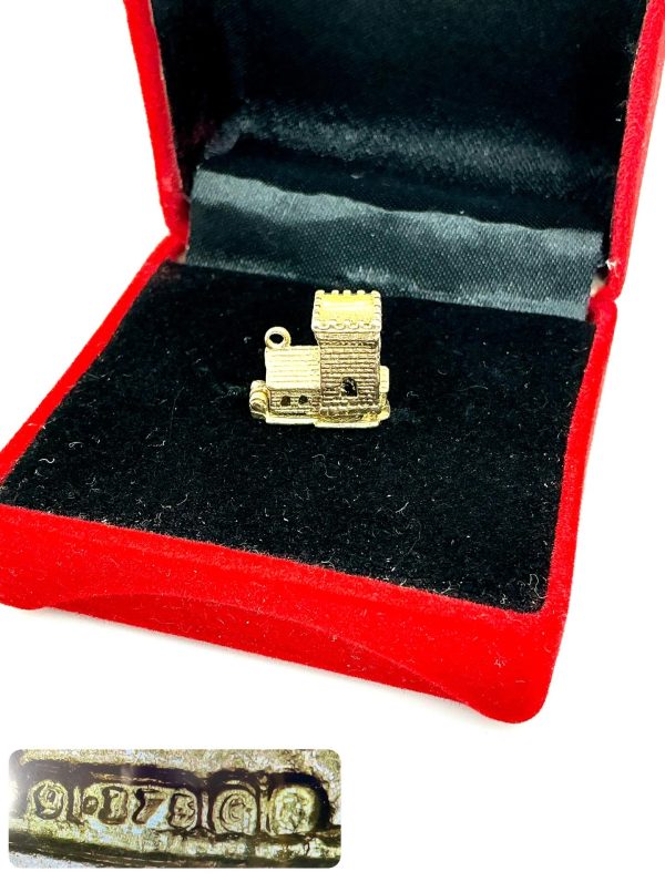 Antique 1802 9K Gold Church Charm – Opens to Blessing Scene – 3.9g – London Hallmark