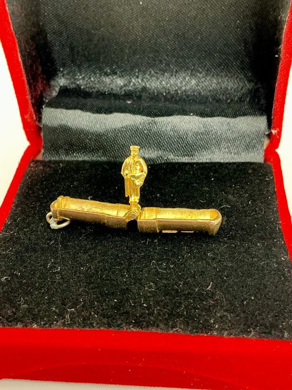 Antique 1859 9K Gold Royal Mail Post Box Charm – Opens to Postman Figure – Birmingham Assay – 3.5g - Image 9