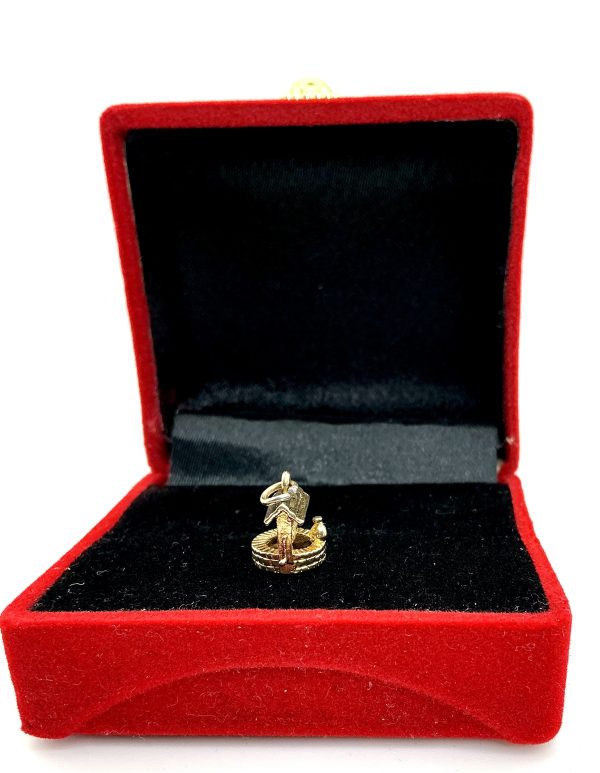 Antique 1861 9ct Gold Wishing Well Charm – Birmingham Hallmark – 1.94g Victorian Jewellery Collectible - Image 3