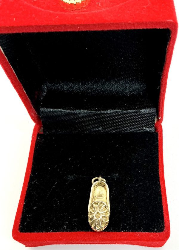 Vintage 9K Gold Slipper Charm – London 1966 by C&T – 1.97g - Image 5
