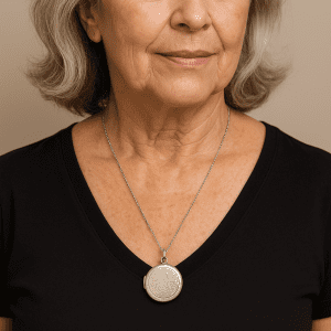 intage Silver Locket Necklace with 20" Chain – 13.36g Engraved Round Design