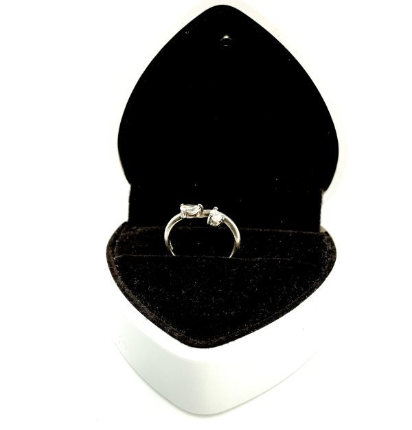 Vintage 925 Sterling Silver Ring with Glass Stones, 2.4g, Size L